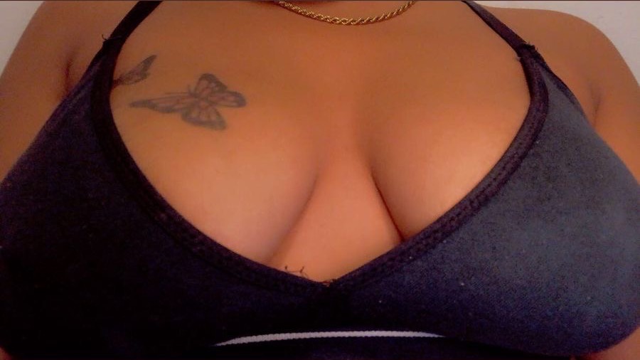 Online livesex met HornyTifa