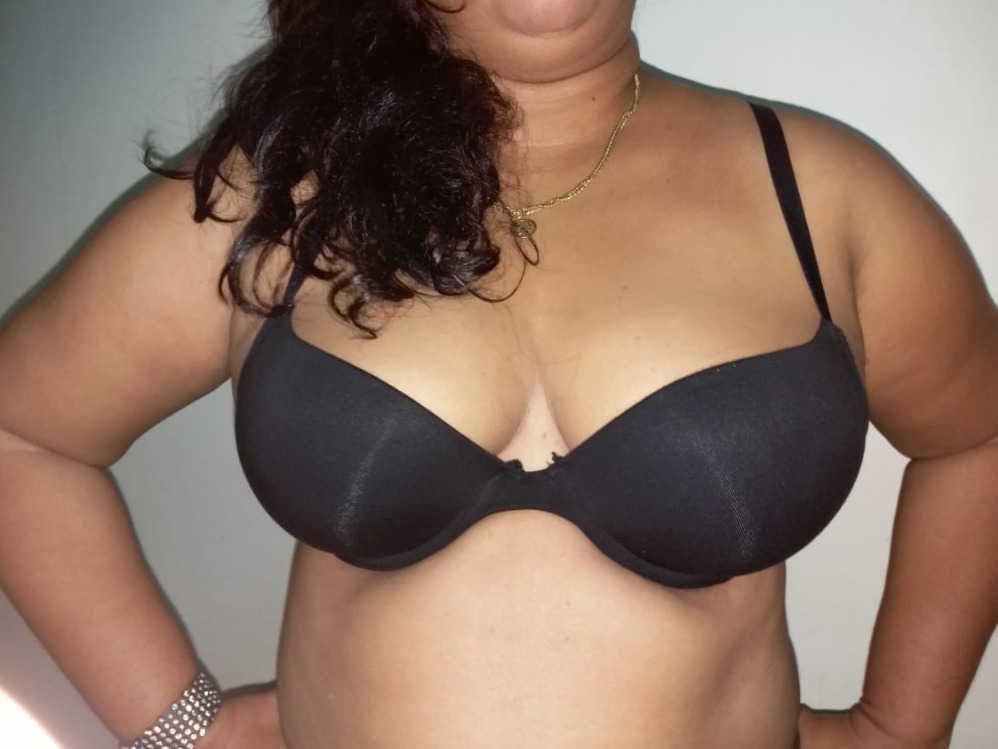 Online livesex met Maayra