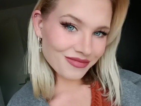 Camfoto van lola-peachy